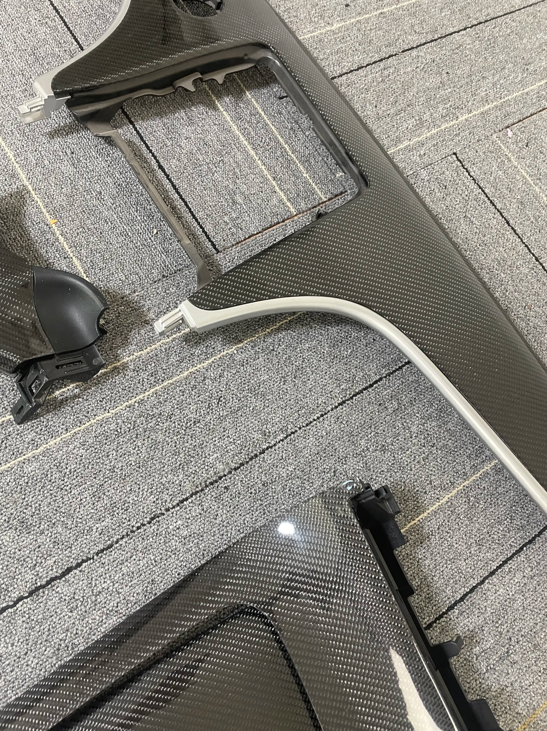 Interior Center Control Panel Made of Real Carbon Fiber for  GLC and C-Class C200 C260L (OLIVER)